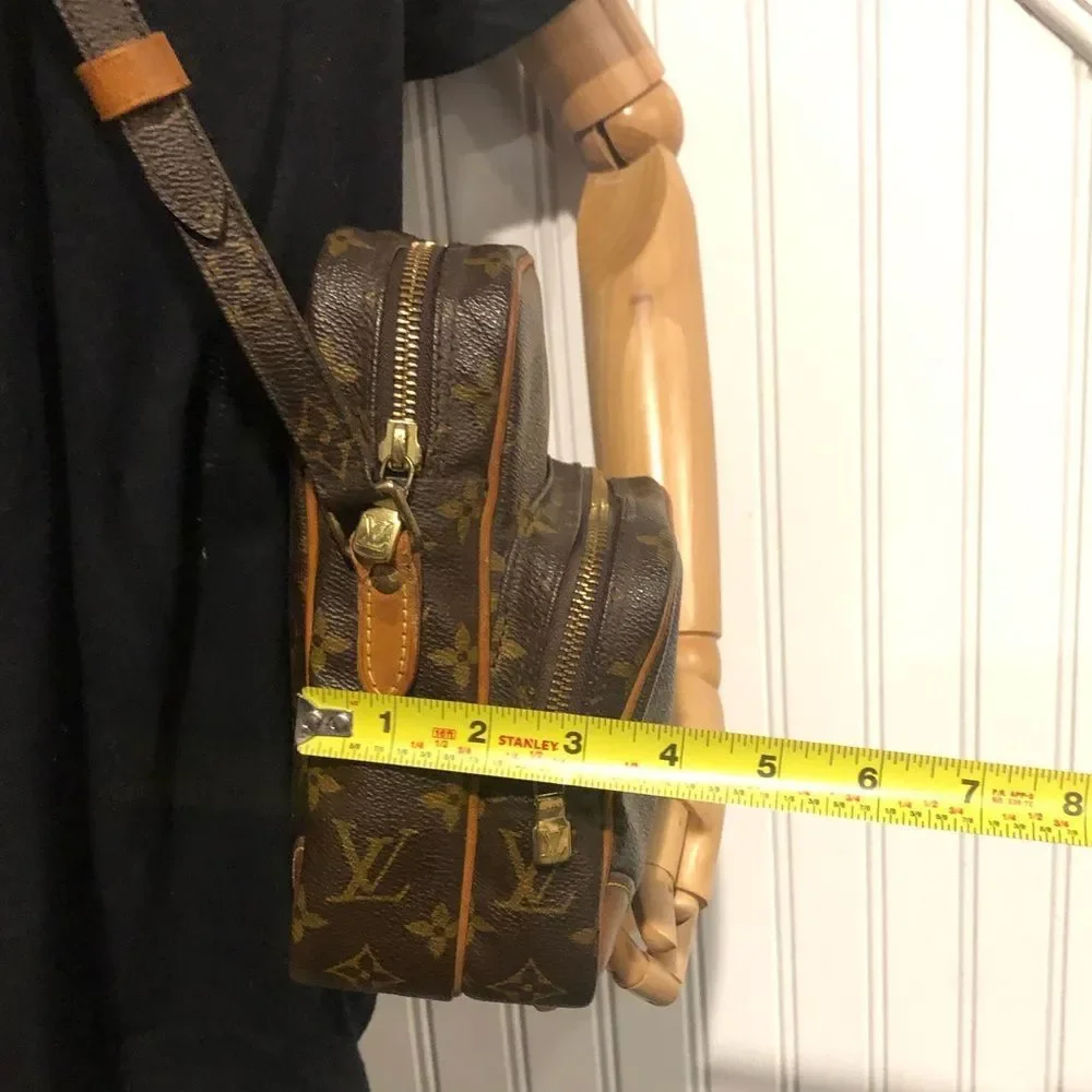 LOUIS VUITTON LV Amazon Monogram Messenger Crossbody Bag Authentic TH0974